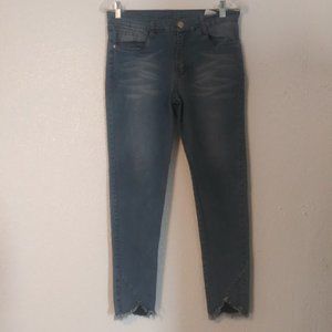 Clase women's size 13 juniors mid wash jeans